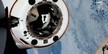 Cutting-Edge Science on Board: Dragon Cargo Spacecraft Sets Off from Station